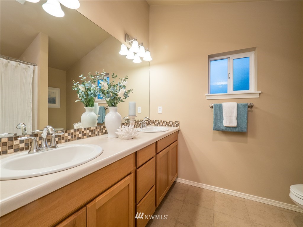 10136 B Holman Road Northwest Seattle, WA 98133 - Photo 21 of 37
