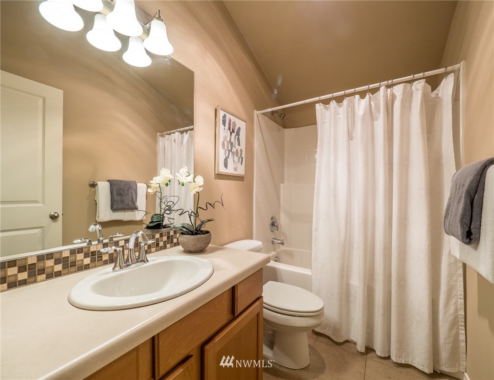 10136 B Holman Road Northwest Seattle, WA 98133 - Photo 25 of 37