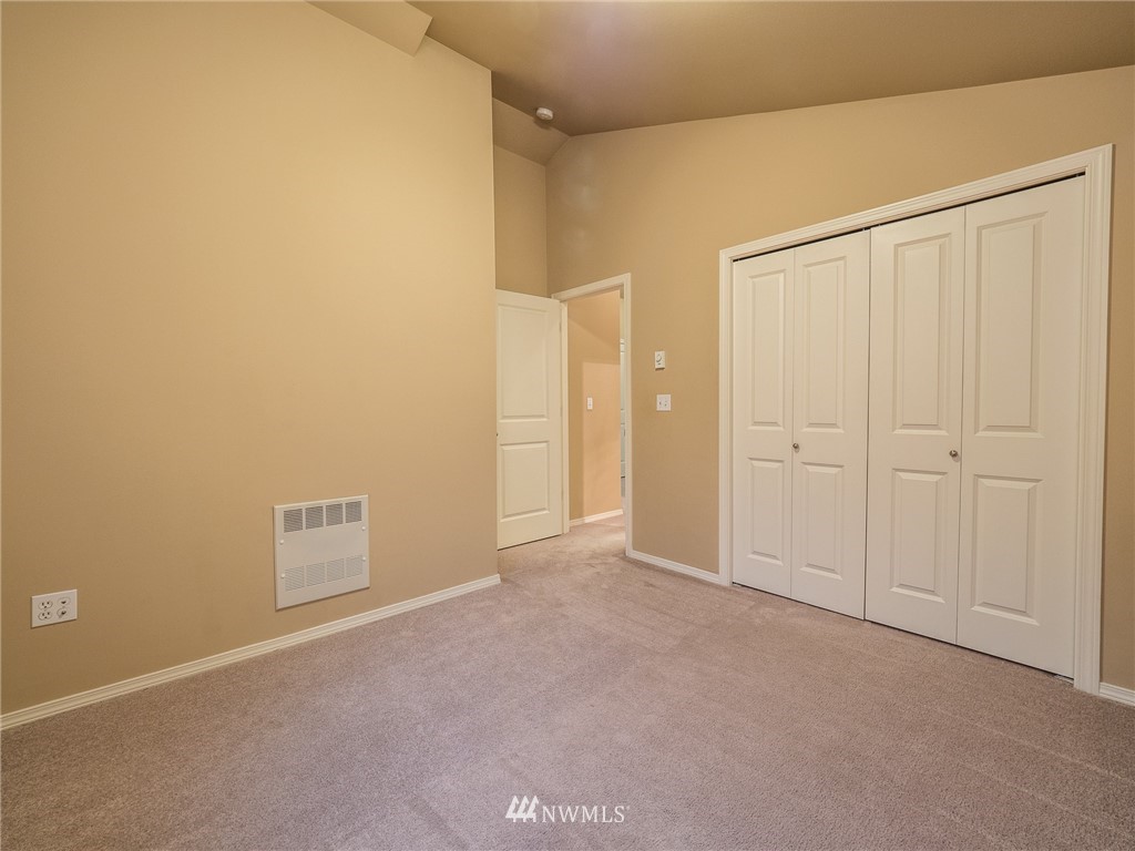 10136 B Holman Road Northwest Seattle, WA 98133 - Photo 28 of 37