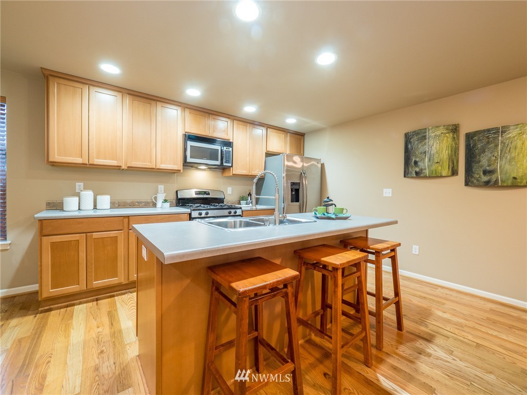 10136 B Holman Road Northwest Seattle, WA 98133 - Photo 10 of 37