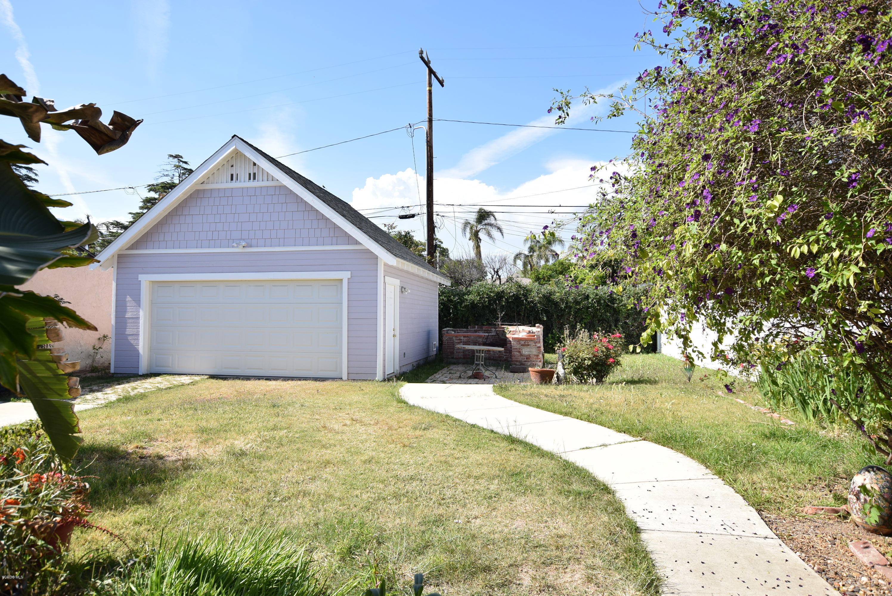 533 Kensington Drive Fillmore, CA 93015 - Photo 13 of 14 Garage