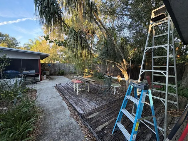 a view of an outdoor space