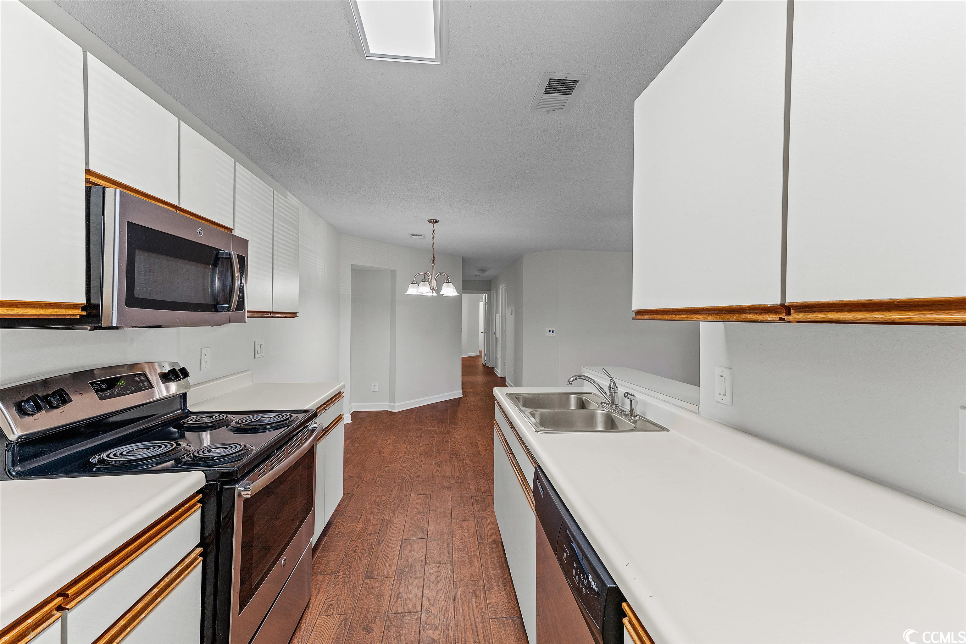 4376 Crepe Myrtle Court, Unit B Murrells Inlet, SC 29576 - Photo 12 of 40 Gallery Image 12