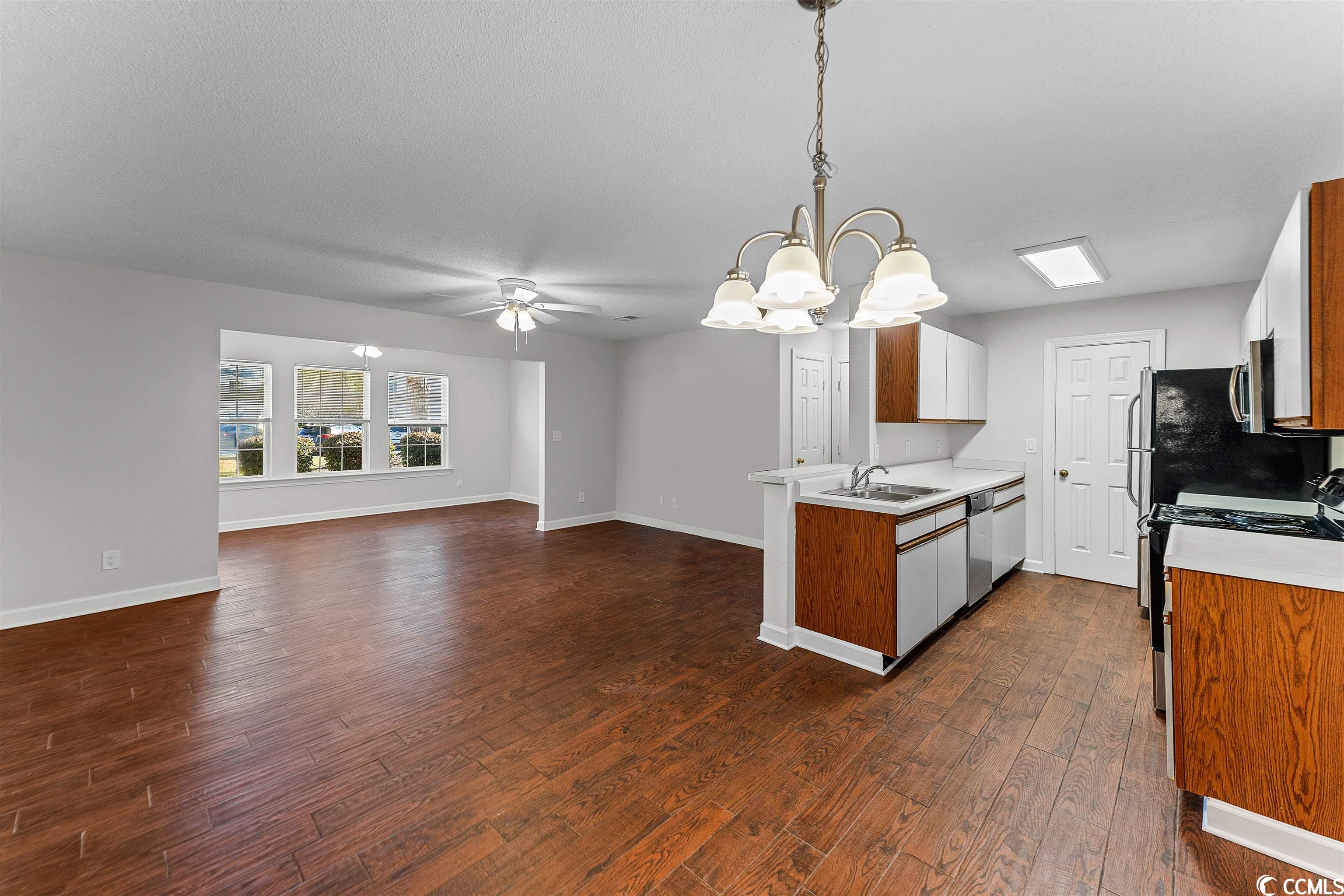 4376 Crepe Myrtle Court, Unit B Murrells Inlet, SC 29576 - Photo 8 of 40 Gallery Image 8