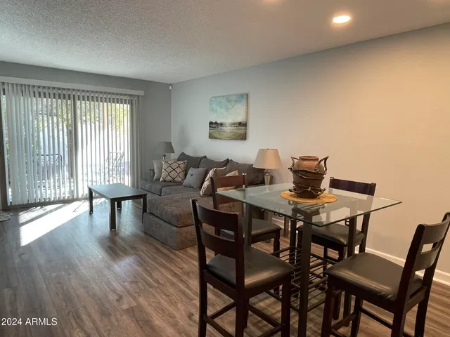 $2,850 | 7811 East Parkview Drive, Mesa, AZ 85208