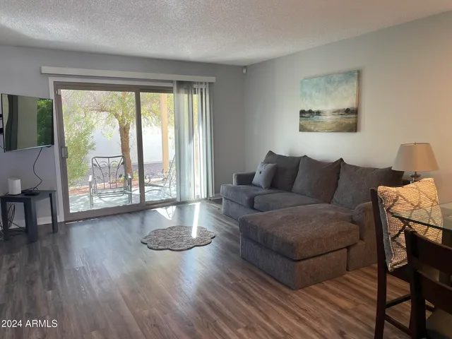 $2,850 | 7811 East Parkview Drive, Mesa, AZ 85208