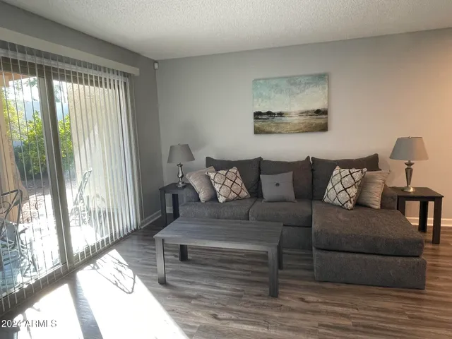 $2,850 | 7811 East Parkview Drive, Mesa, AZ 85208