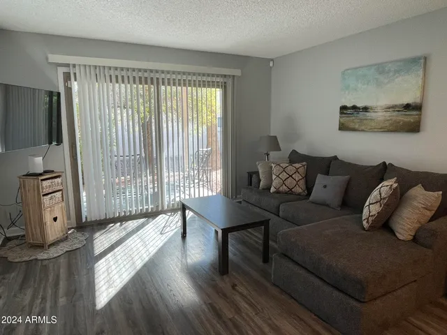 $2,850 | 7811 East Parkview Drive, Mesa, AZ 85208