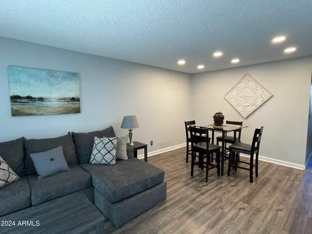 $2,850 | 7811 East Parkview Drive, Mesa, AZ 85208