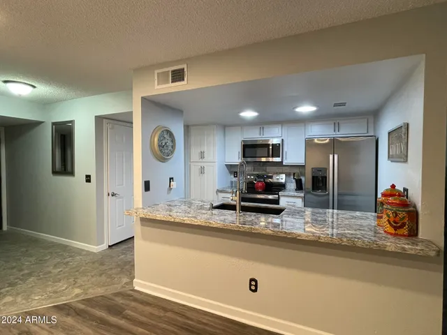 $2,850 | 7811 East Parkview Drive, Mesa, AZ 85208