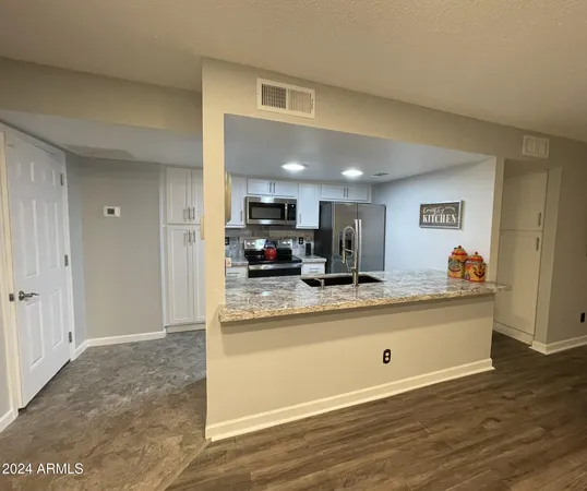 $2,850 | 7811 East Parkview Drive, Mesa, AZ 85208