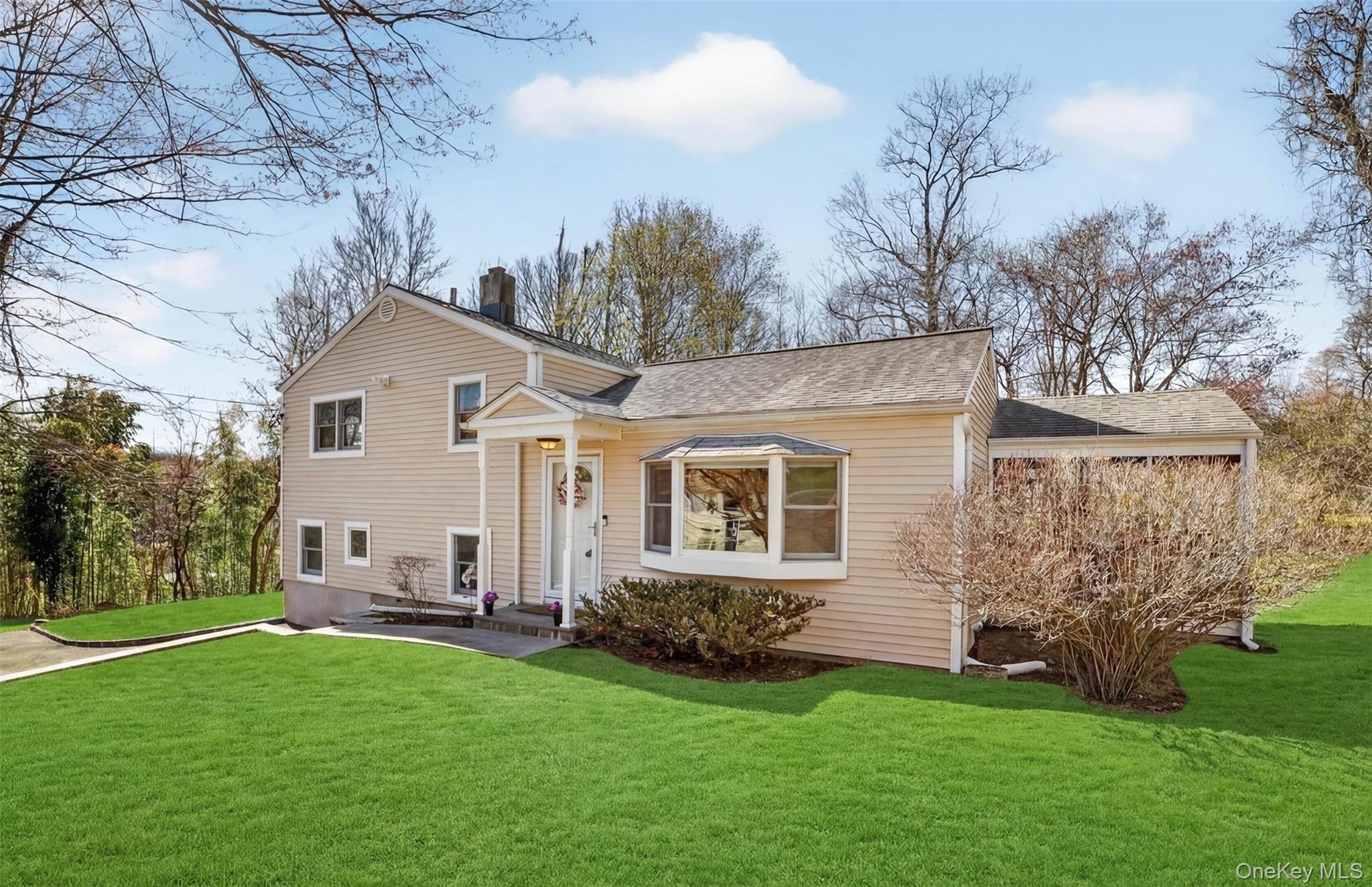 9 Ridge Road Cortlandt Manor, NY 10567 - Photo 3 of 47 Open concept Split Level plus Sunroom