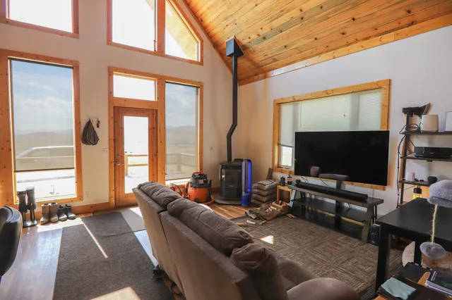 $625,000 | 142 War Bonnet Drive, Banner, WY 82832