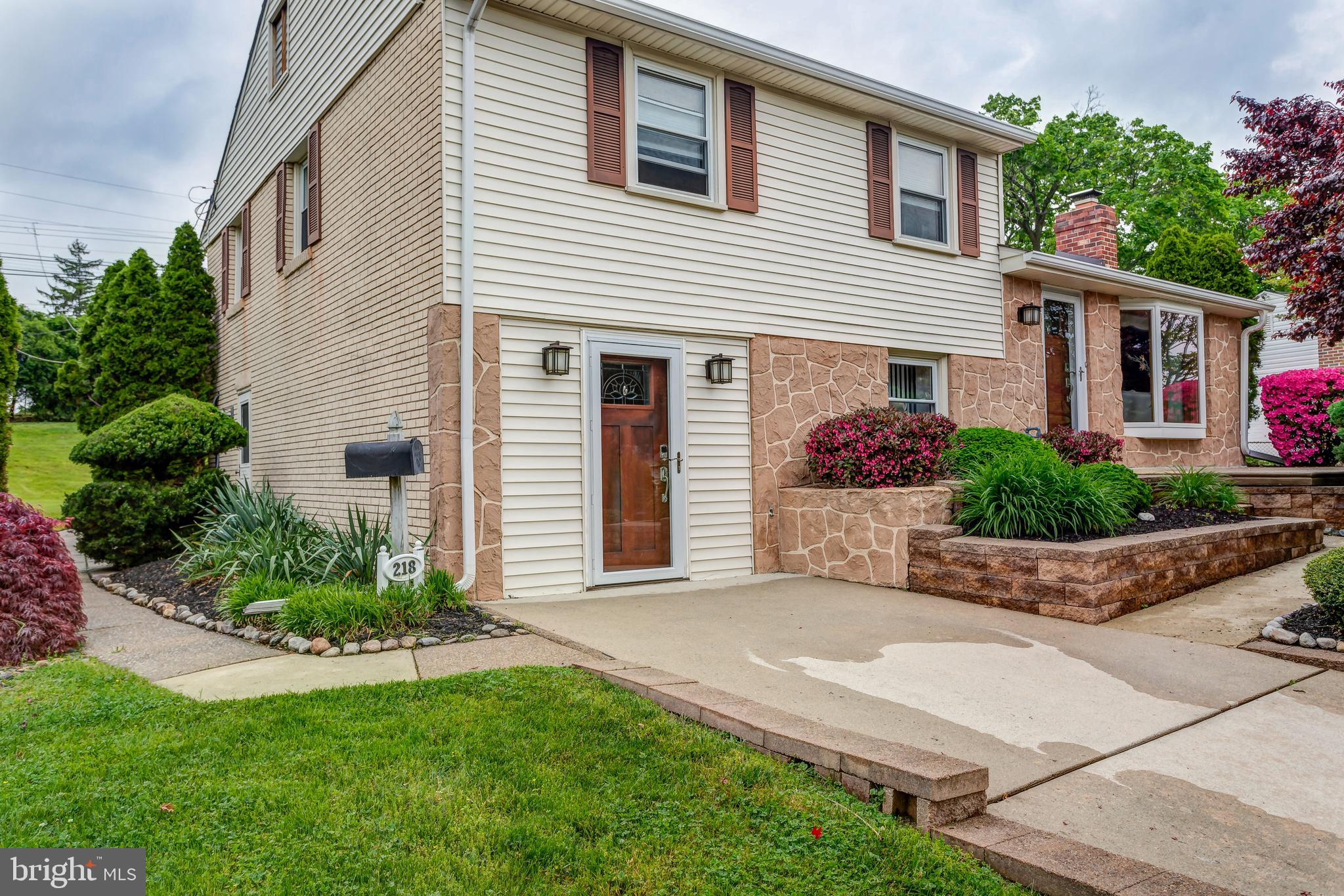 218 Gleaves Road Springfield, PA 19064 - Photo 3 of 40