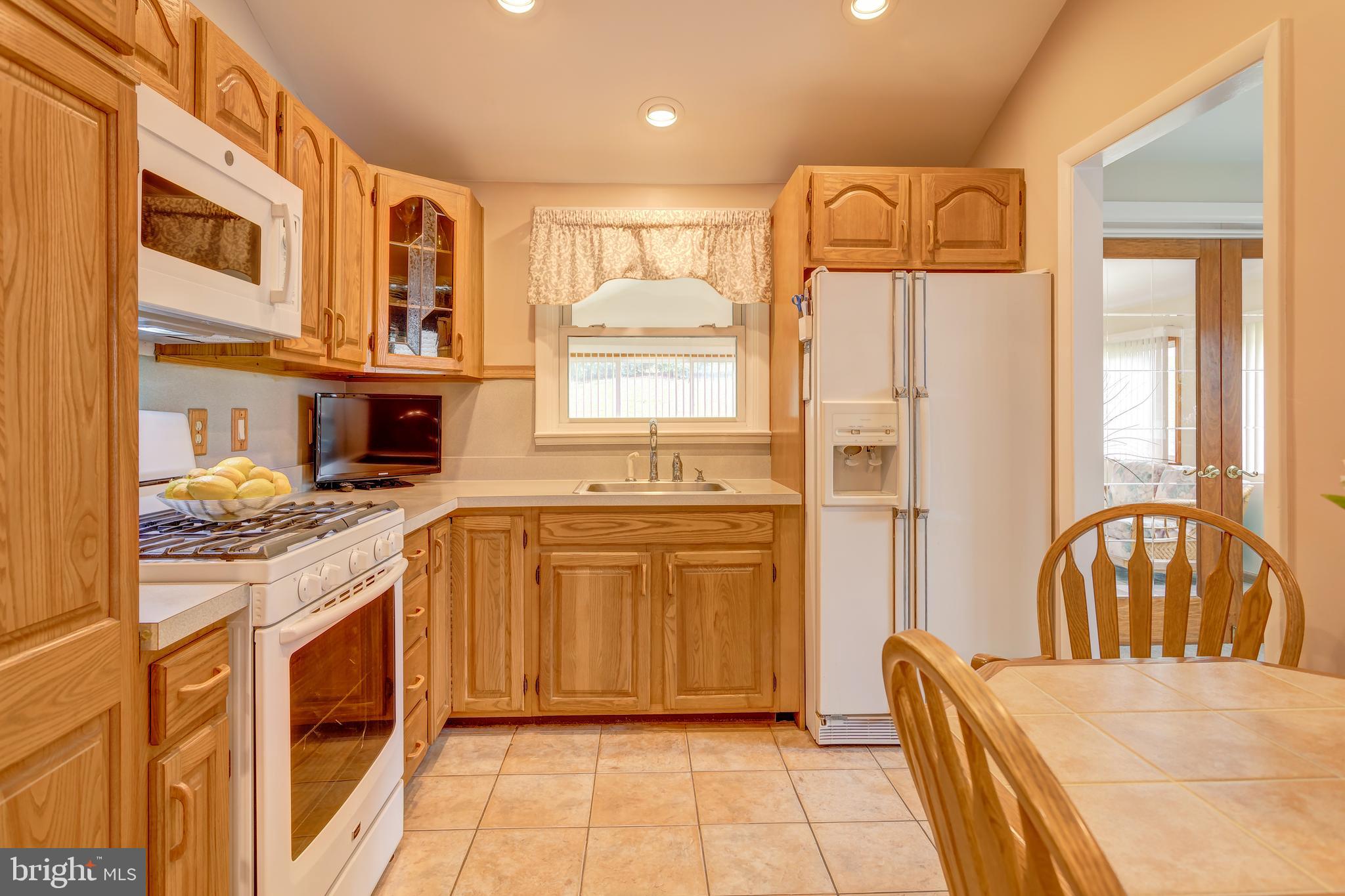 218 Gleaves Road Springfield, PA 19064 - Photo 9 of 40