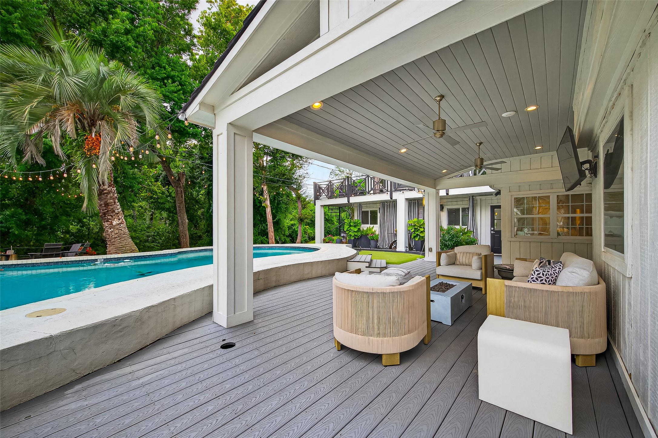 415 Ramblewood Road Houston, TX 77079 - Photo 37 of 49 What a pretty outdoor space!