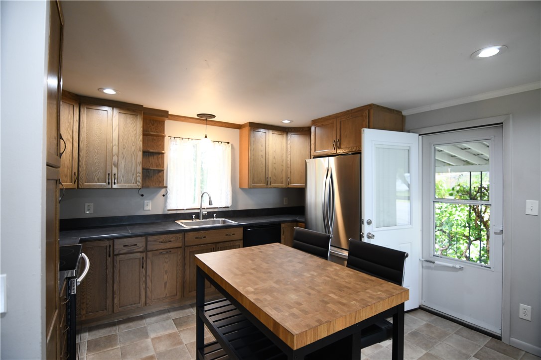 2 Cayuga Street Sidney, NY 13838 - Photo 4 of 35