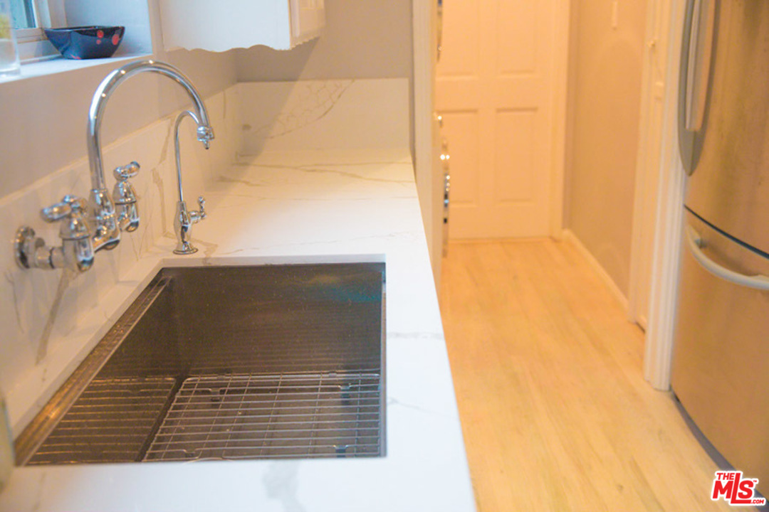 3657 Wellington Road Los Angeles, CA 90016 - Photo 15 of 21 Gallery Image 15