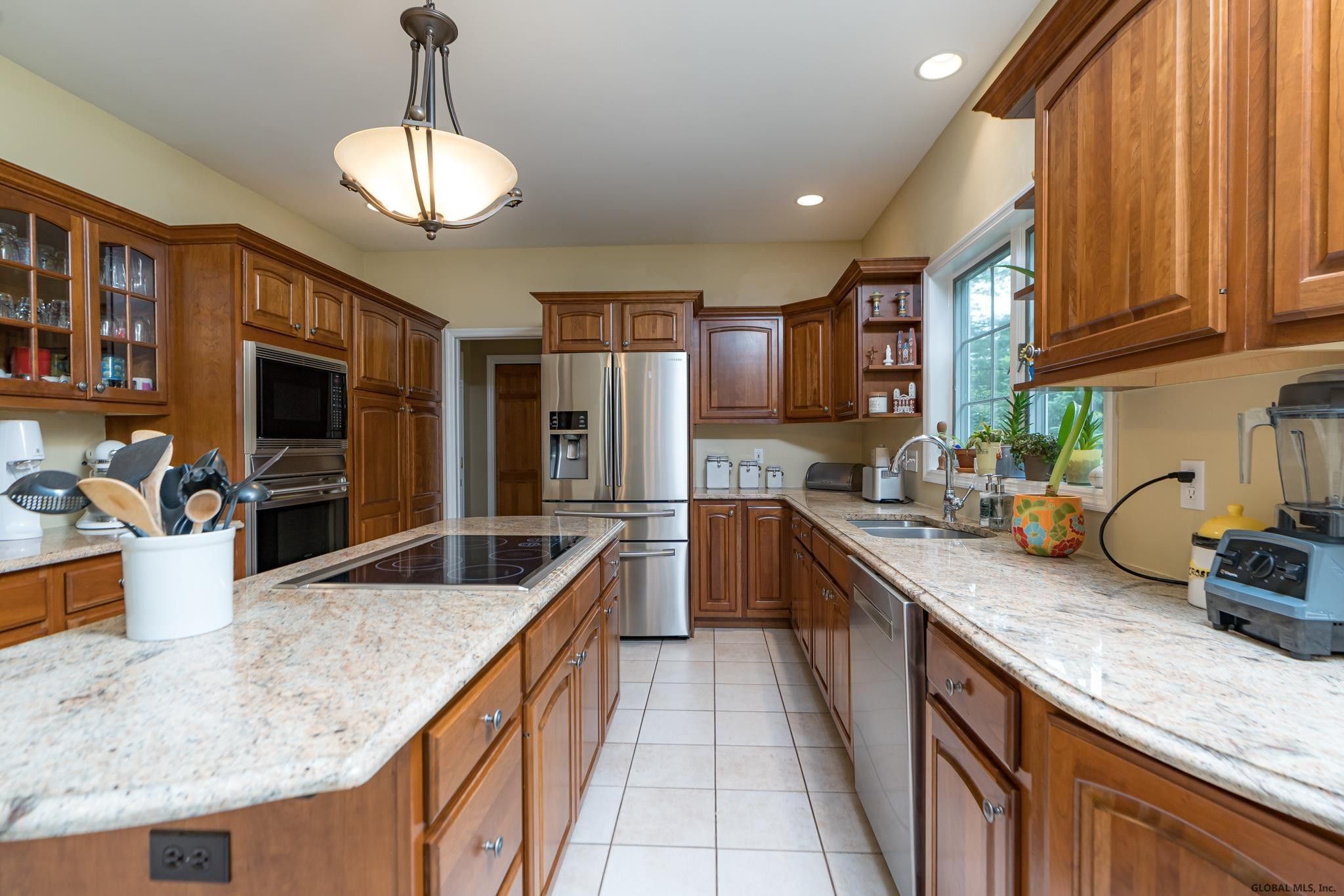 418 Ridgehill Road Schenectady, NY 12303 - Photo 16 of 54 Photo 16