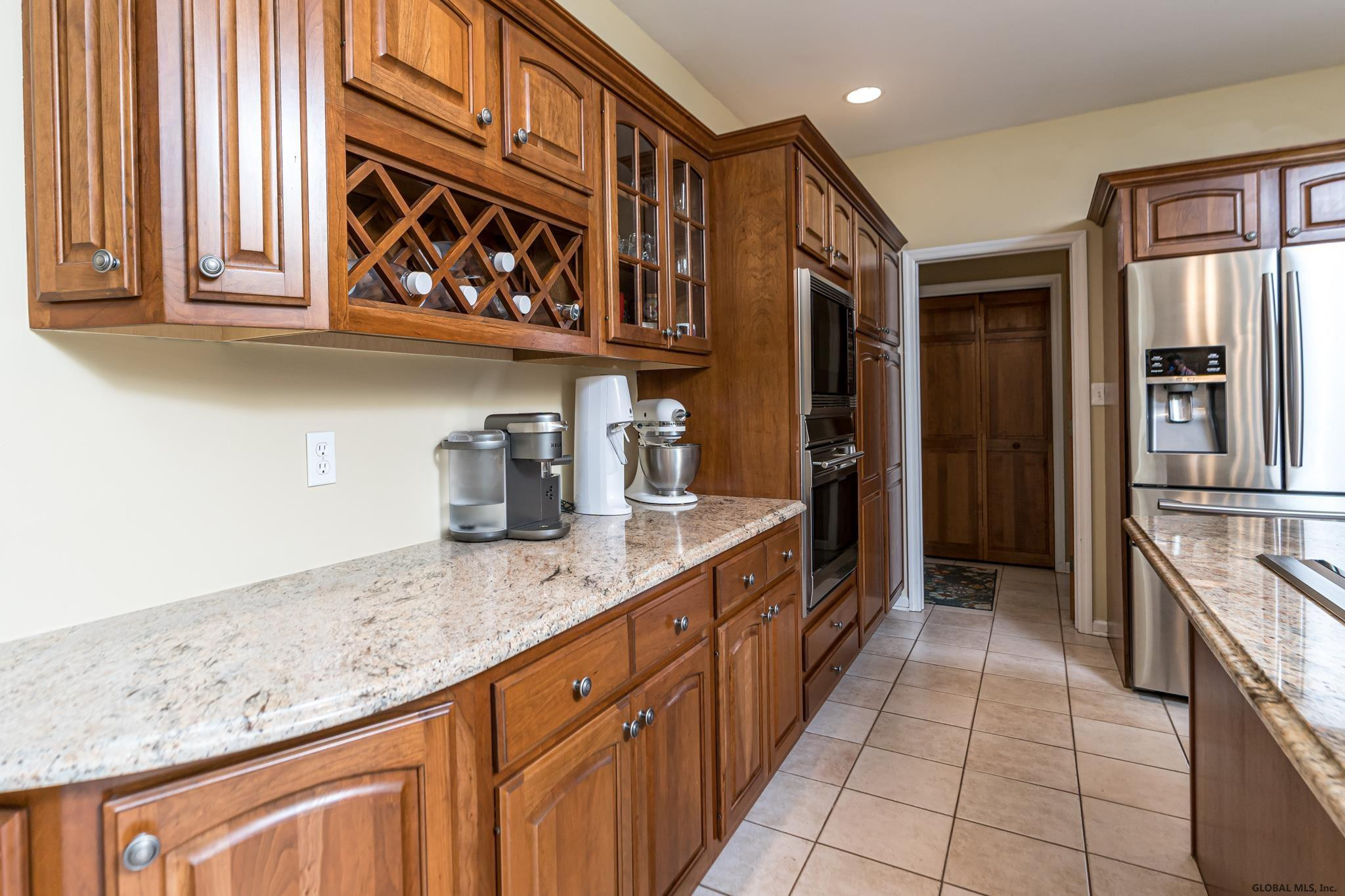 418 Ridgehill Road Schenectady, NY 12303 - Photo 17 of 54 Photo 17
