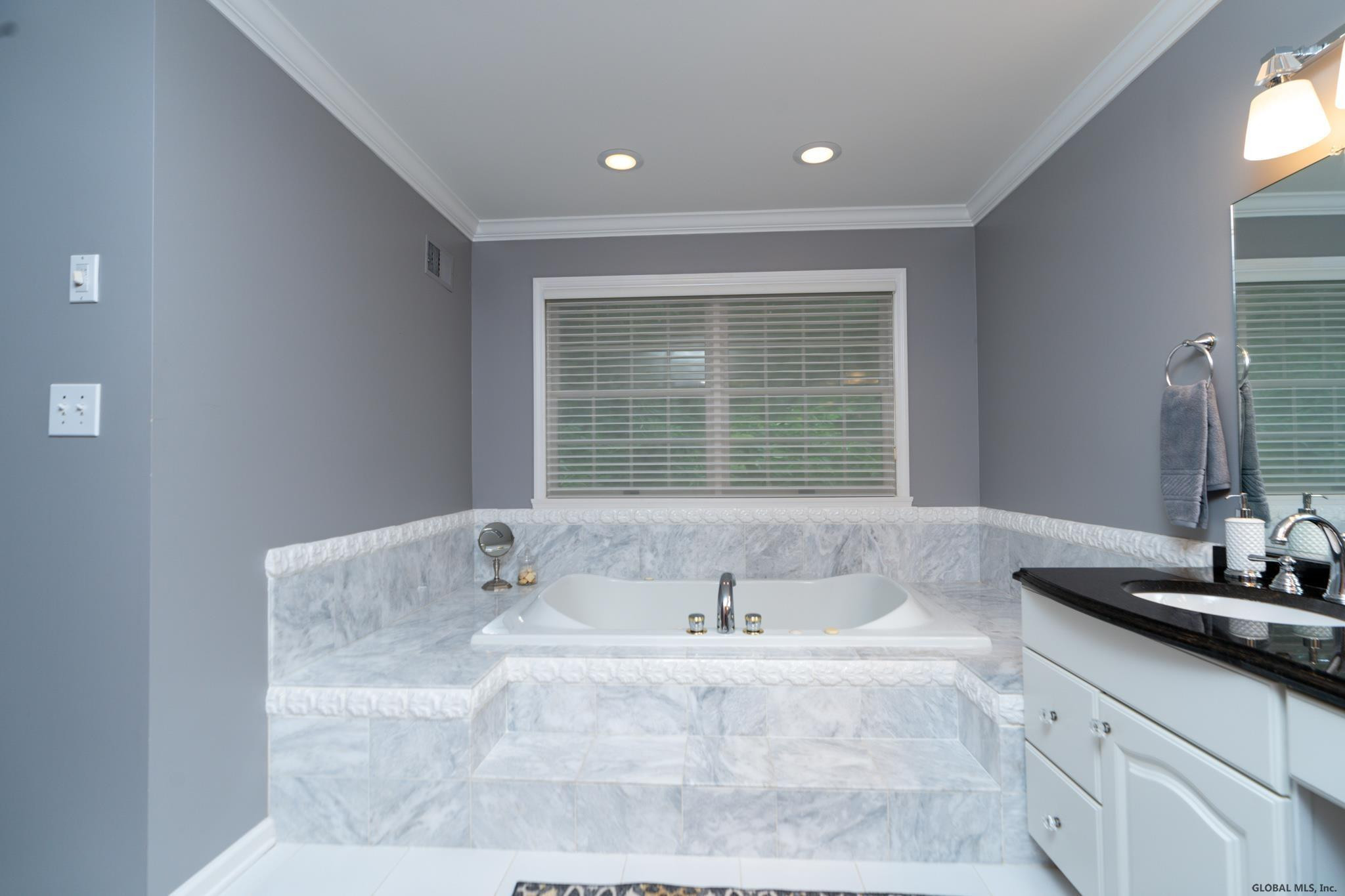 418 Ridgehill Road Schenectady, NY 12303 - Photo 43 of 54 Photo 43