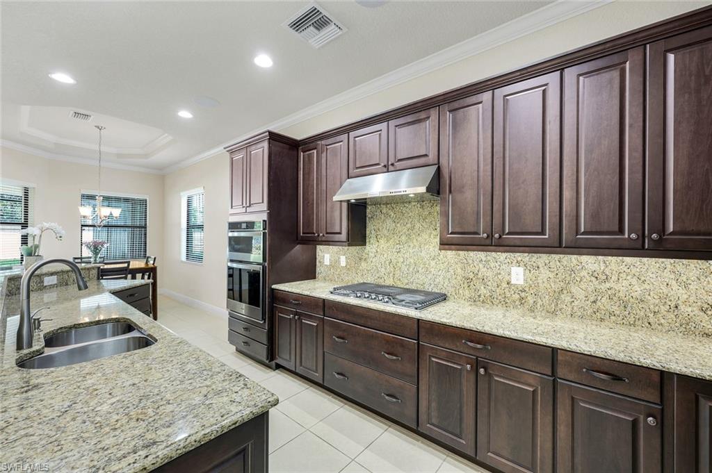 10101 Florence Circle Naples, FL 34119 - Photo 9 of 33