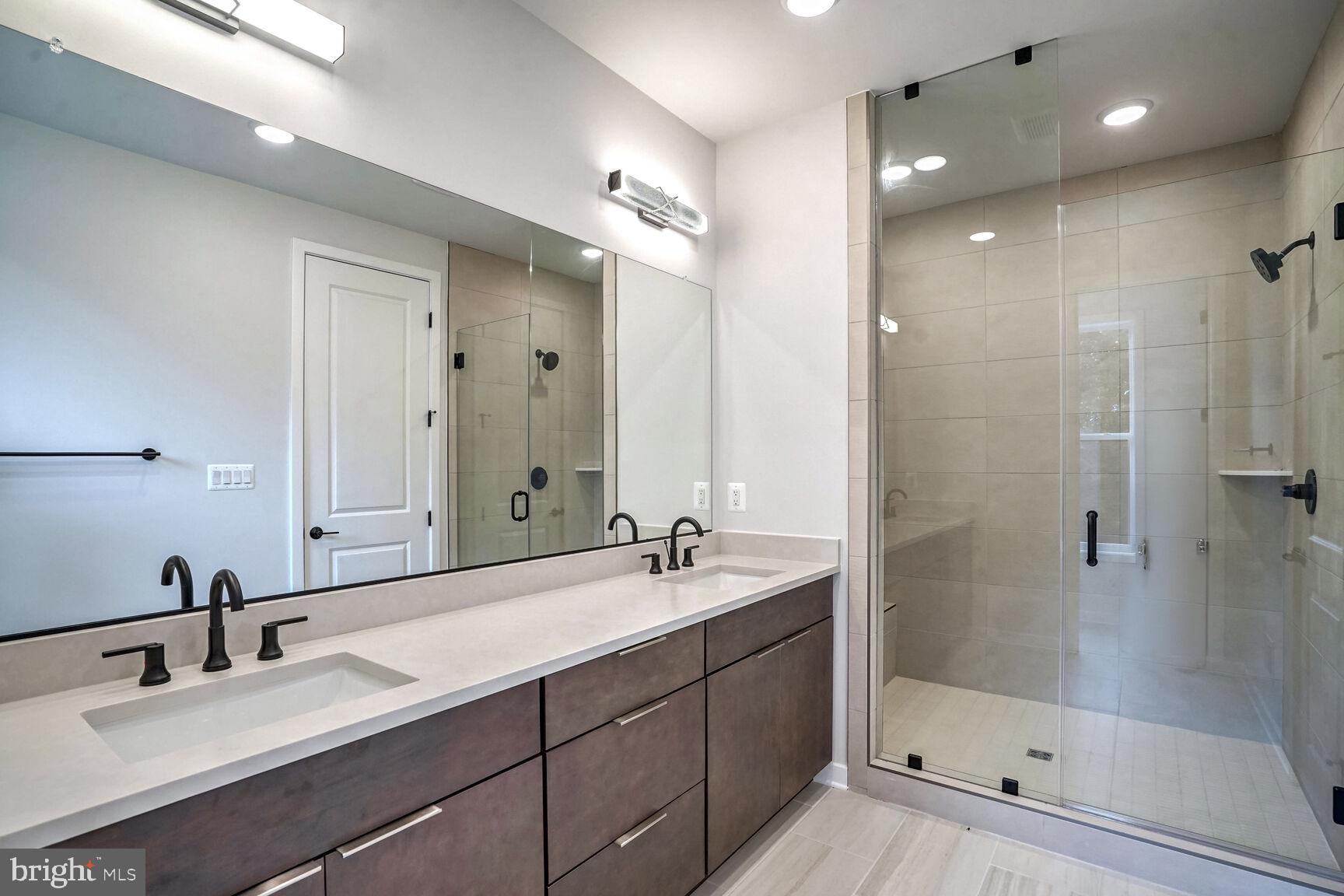 1653 Fellowship Square Reston, VA 20190 - Photo 18 of 26 Primary Bath