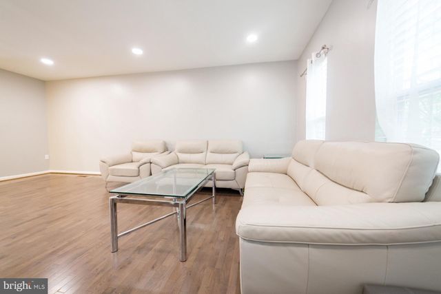 $479,000 | 13512 Hamlet Square Court, Germantown, MD 20874