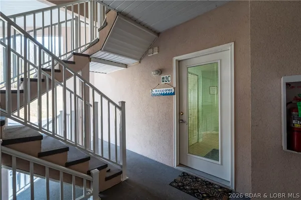 $300,000 | 116 Emerald Bay Drive, Unit 2C, Lake Ozark, MO 65049