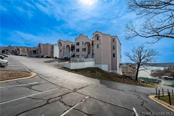 $300,000 | 116 Emerald Bay Drive, Unit 2C, Lake Ozark, MO 65049