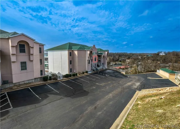 $300,000 | 116 Emerald Bay Drive, Unit 2C, Lake Ozark, MO 65049