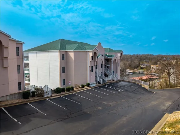 $300,000 | 116 Emerald Bay Drive, Unit 2C, Lake Ozark, MO 65049