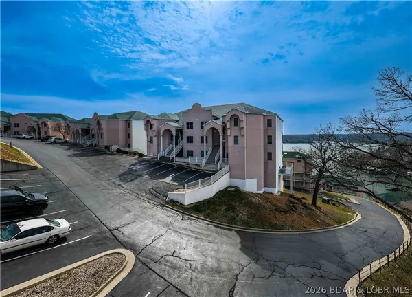 $300,000 | 116 Emerald Bay Drive, Unit 2C, Lake Ozark, MO 65049
