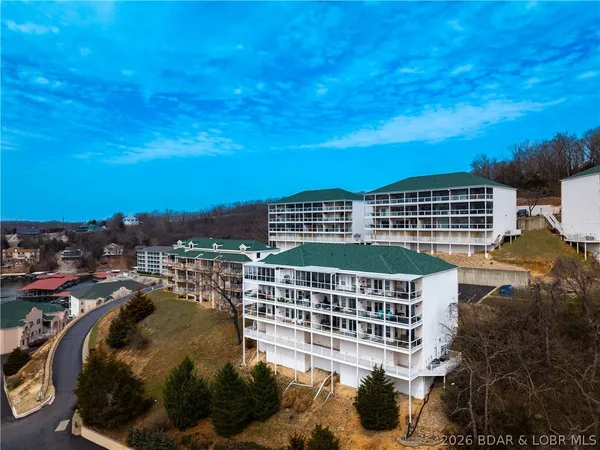 $300,000 | 116 Emerald Bay Drive, Unit 2C, Lake Ozark, MO 65049