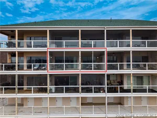 $300,000 | 116 Emerald Bay Drive, Unit 2C, Lake Ozark, MO 65049
