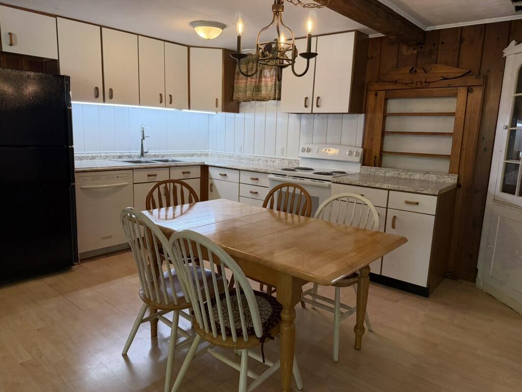 139 Jones Point Road Nobleboro, ME 04555 - Photo 11 of 33 DF2739E1-3A96-499C-975E-1E68F10190B7_1_1