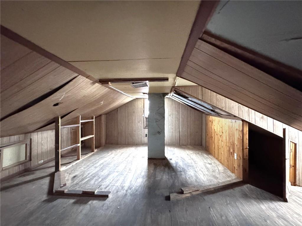 1913 Fox Way Pittsburgh, PA 15203 - Photo 8 of 9 a view of entryway