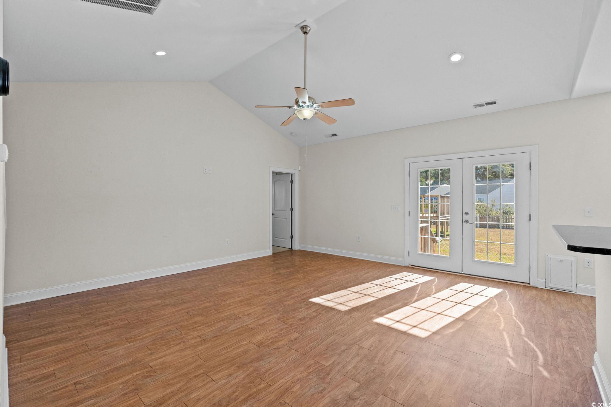 621 Garden Avenue Georgetown, SC 29440 - Photo 7 of 38