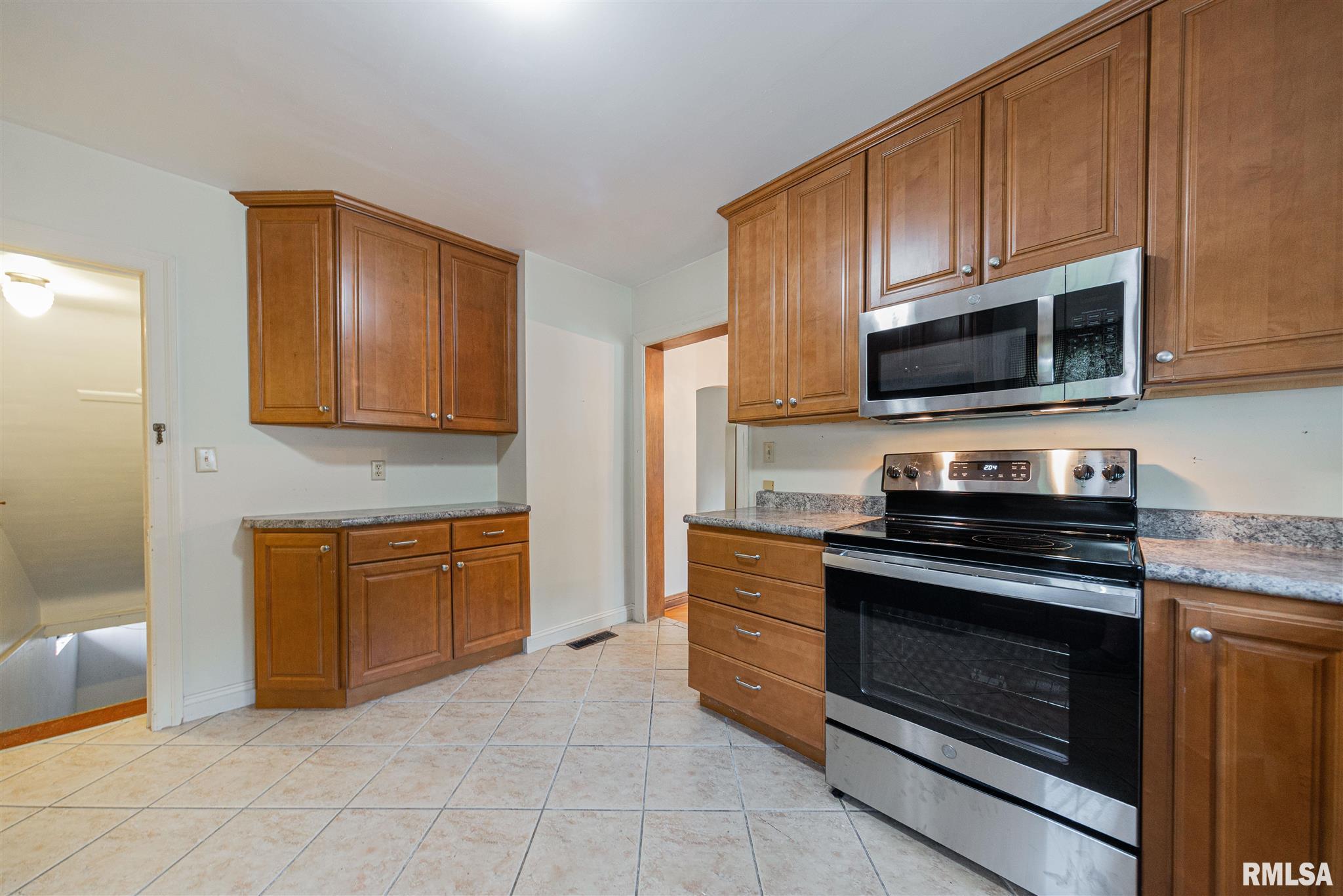 1708 Salem Road Mount Vernon, IL 62864 - Photo 17 of 28 Gallery Image 17