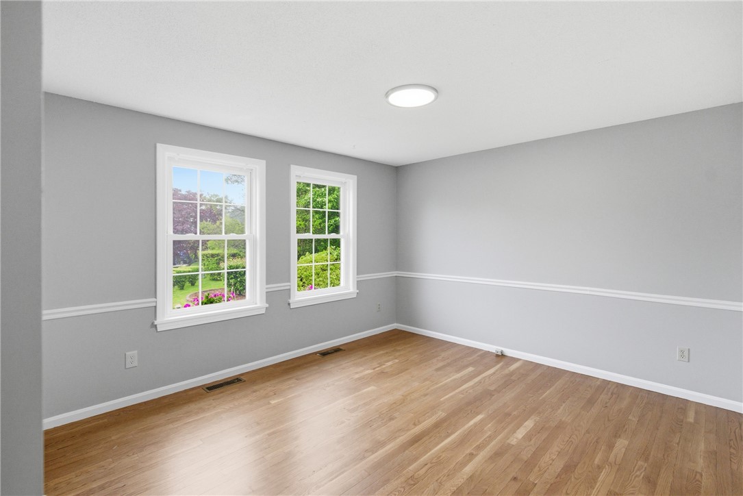 49 Harvest Road Middletown, RI 02842 - Photo 15 of 49