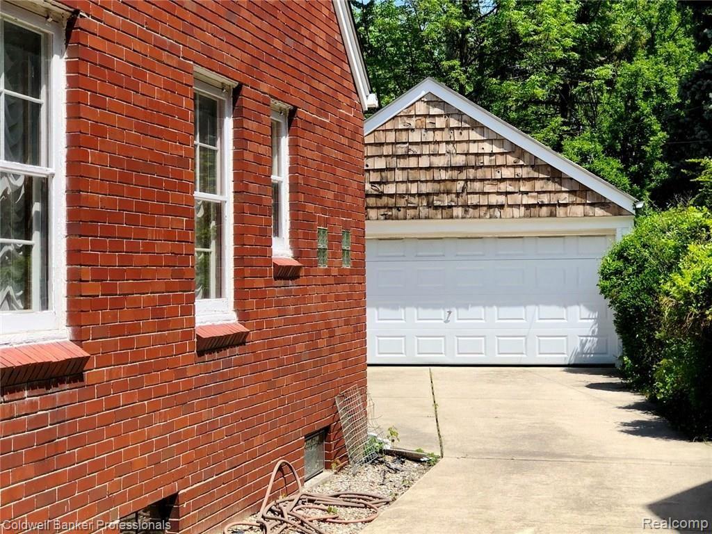 360 Ridgemont Road Grosse Pointe Farms, MI 48236 - Photo 3 of 43