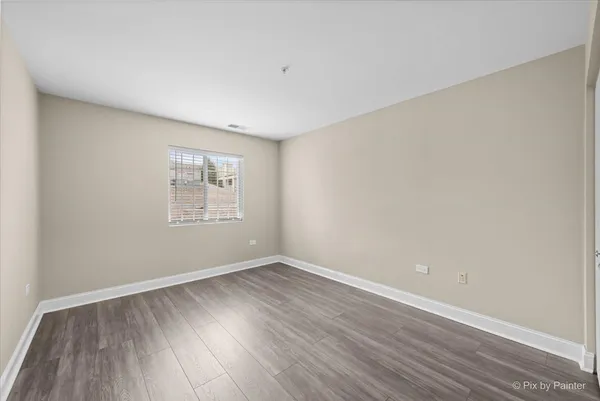 $159,900 | 605 Barrington Avenue, Unit 222, East Dundee, IL 60118