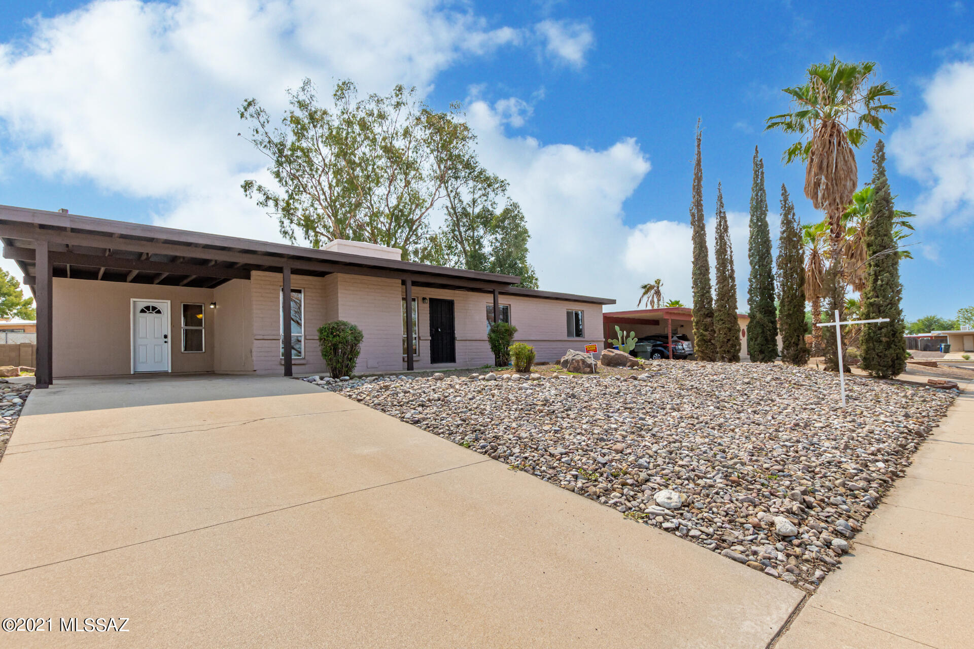 9535 East Stella Road Tucson, AZ 85730 - Photo 1 of 23 Gallery Image 1