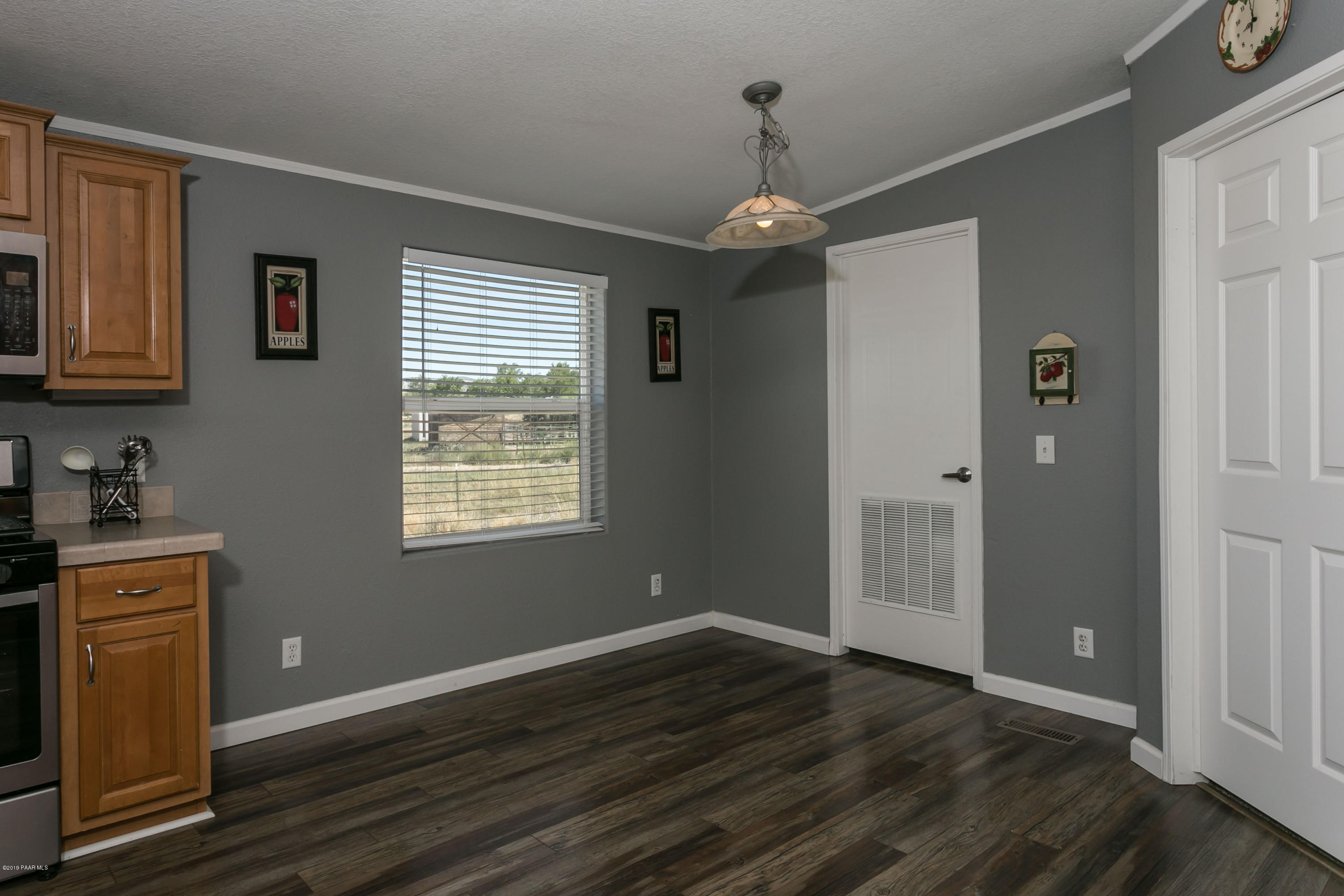 3275 West Ron Road Paulden, AZ 86334 - Photo 16 of 25 Breakfast Nook
