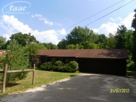 221 Rowe Road Milford, MI 48380 - Photo 1 of 8 20204708.JPG