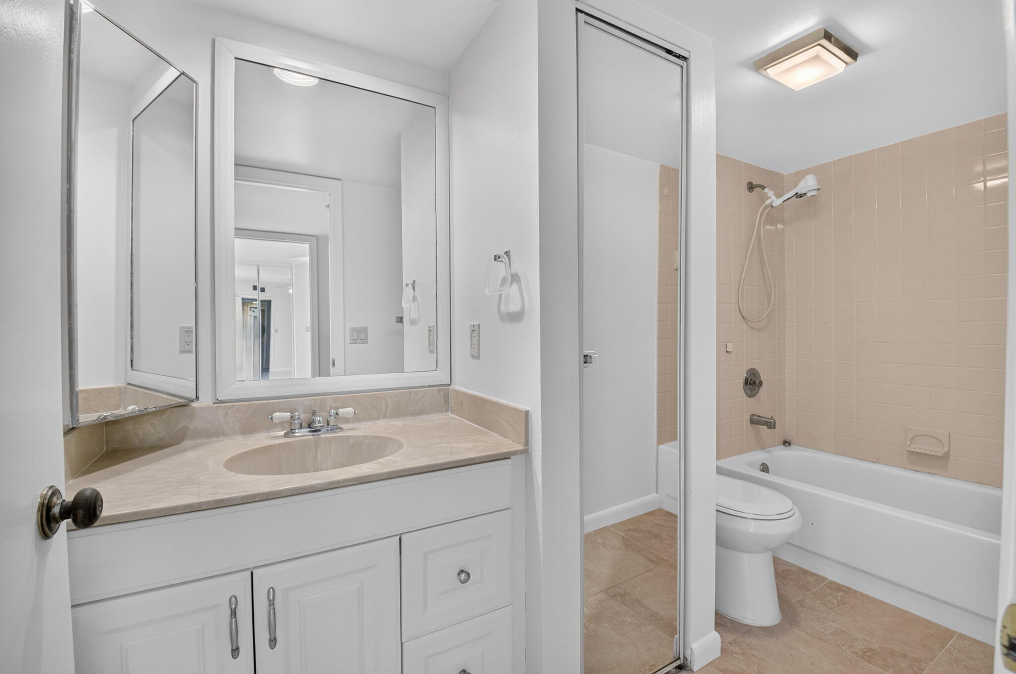 2887 Southwest 22nd Circle, Unit 49B Delray Beach, FL 33445 - Photo 29 of 46 29-web-or-mls-DSC_5546