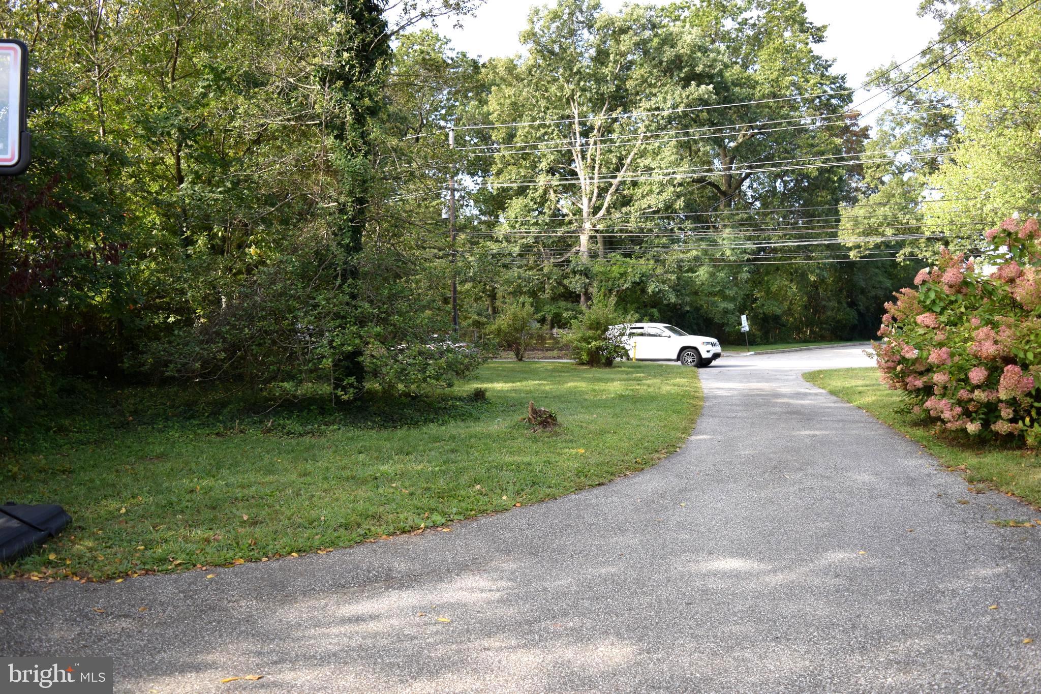 125 South Pennell Road Media, PA 19063 - Photo 38 of 39 Driveway