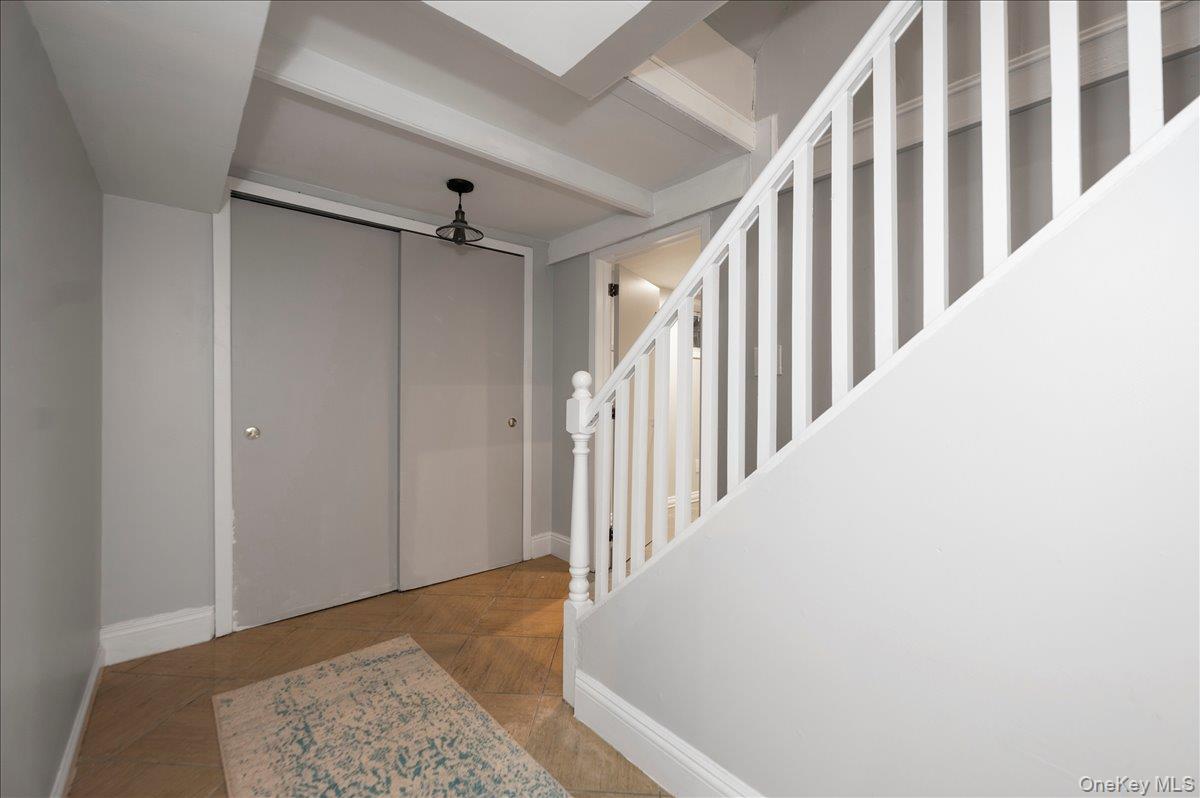 18 Pond Park Road Great Neck, NY 11023 - Photo 24 of 36