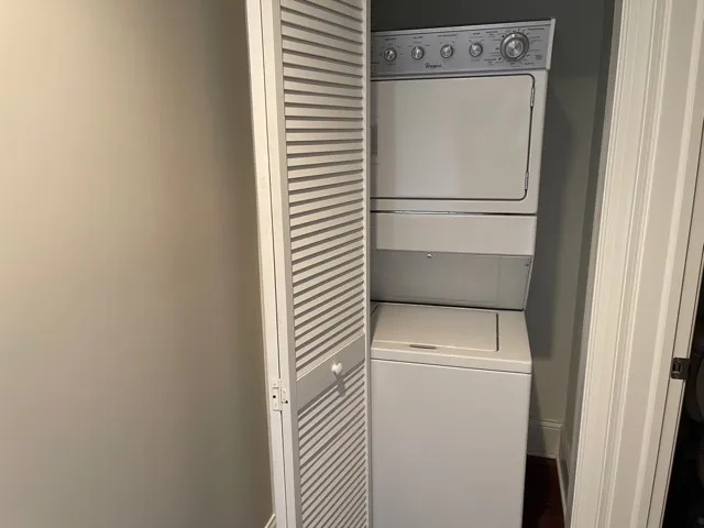 $2,400 | 728 North Diamond Lake Road, Unit 405, Mundelein, IL 60060