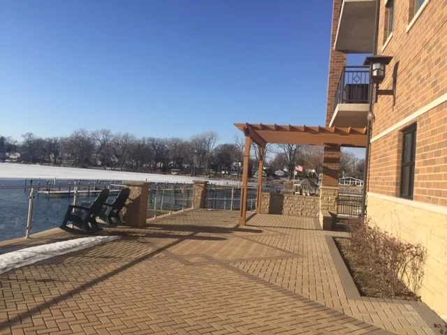 $2,400 | 728 North Diamond Lake Road, Unit 405, Mundelein, IL 60060